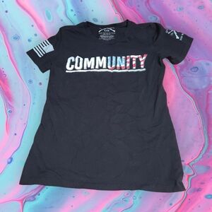 Grunt Style juniors size medium (7-9) Community patriotic t-shirt